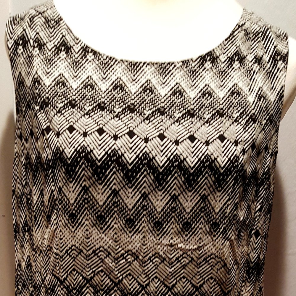 TORRID Skate Dress ~ Sz 18 ~ Black & White Zig-Zag